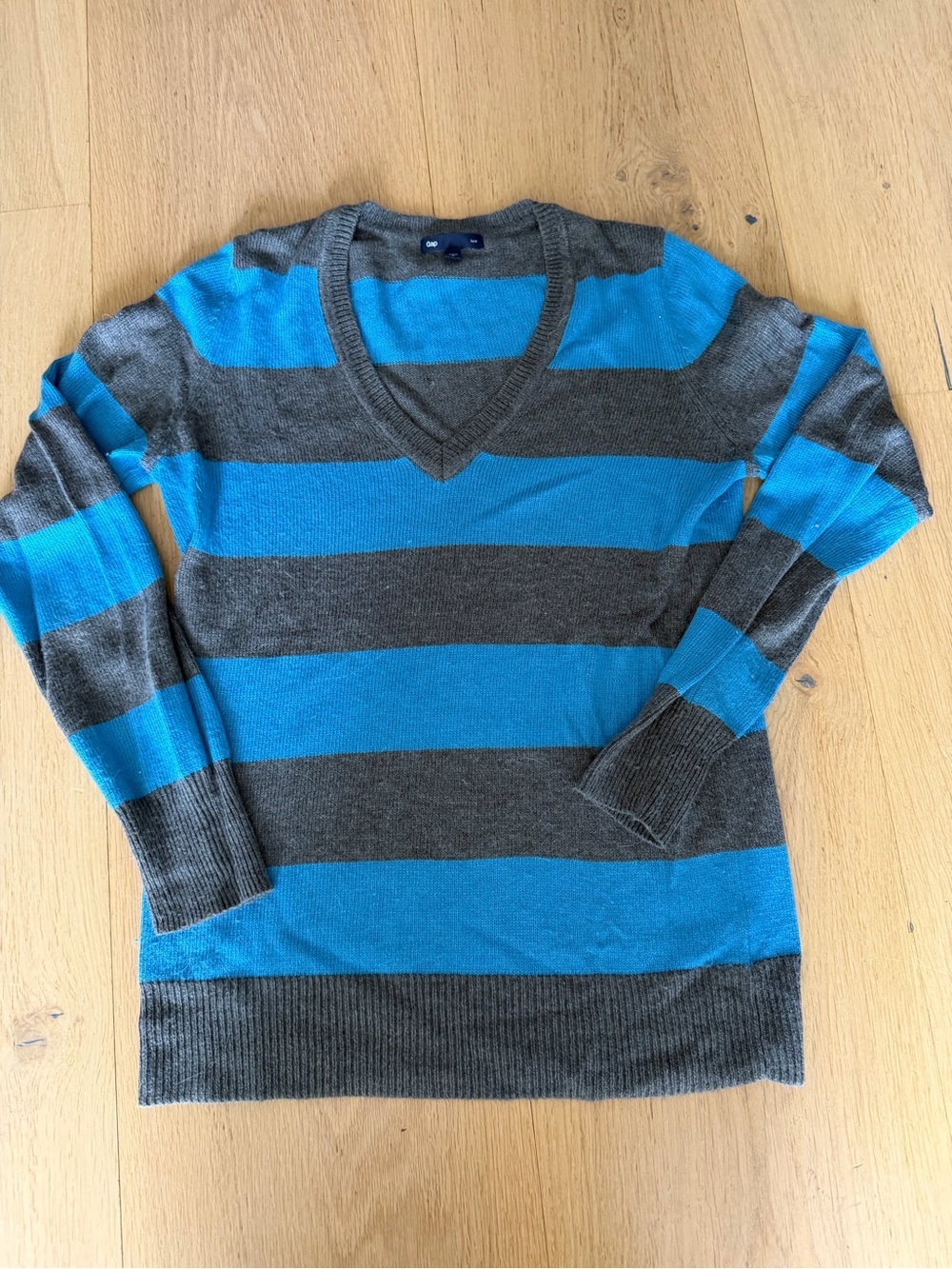 GAP Women's V-Neck Striped Sweater - Blue & Gray